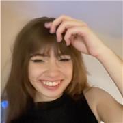 je m’appelle Lilou,je suis étudiante en art et je vous aiderais pour le activités manuelles et l’histoire de l’art